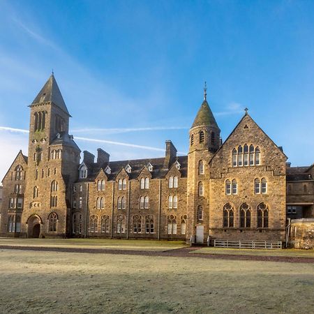 The Caledonian 3 Bedroom Self Catering Apartment In Historic Abbey Fort Augustus Kültér fotó