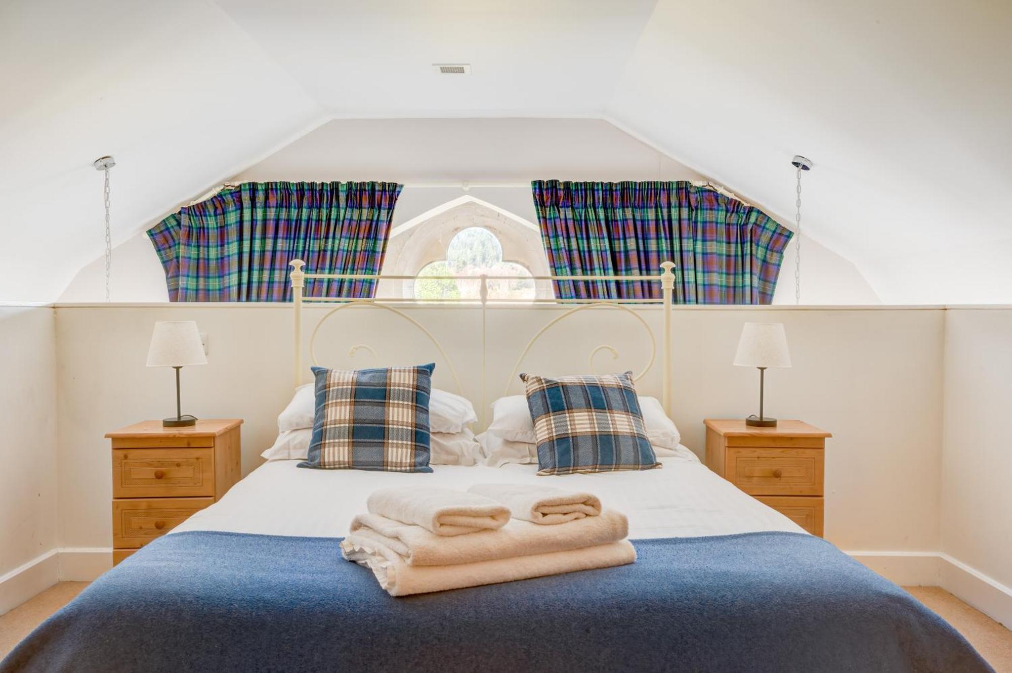 The Caledonian 3 Bedroom Self Catering Apartment In Historic Abbey Fort Augustus Kültér fotó