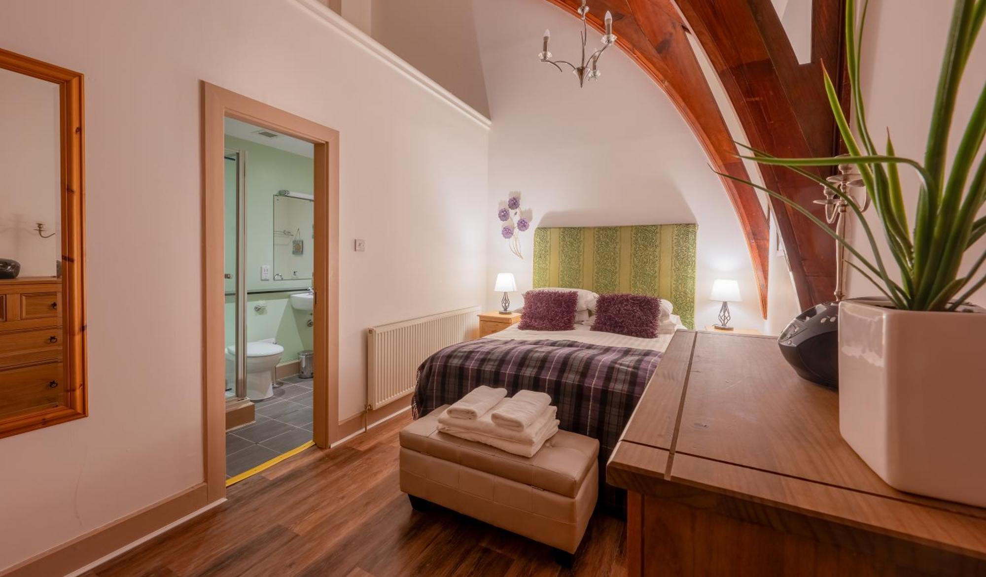 The Caledonian 3 Bedroom Self Catering Apartment In Historic Abbey Fort Augustus Kültér fotó