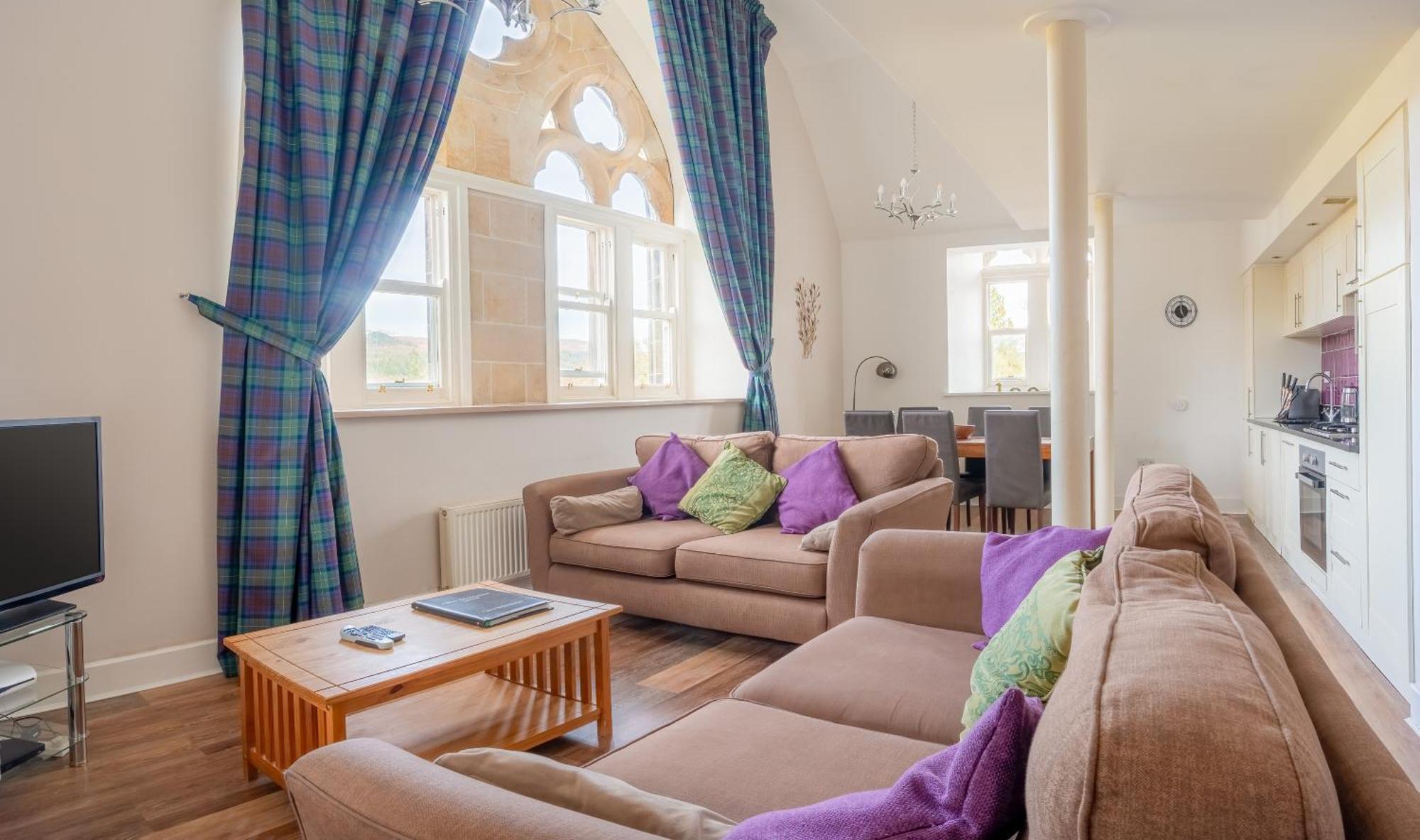 The Caledonian 3 Bedroom Self Catering Apartment In Historic Abbey Fort Augustus Kültér fotó