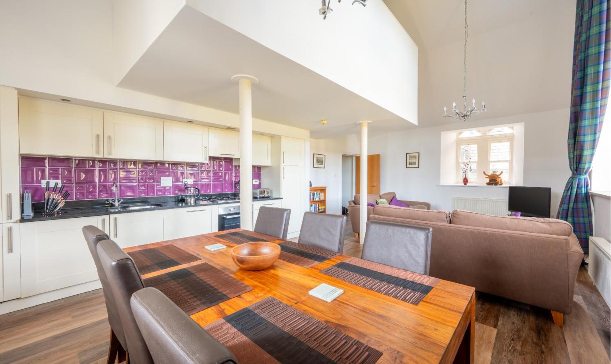 The Caledonian 3 Bedroom Self Catering Apartment In Historic Abbey Fort Augustus Kültér fotó